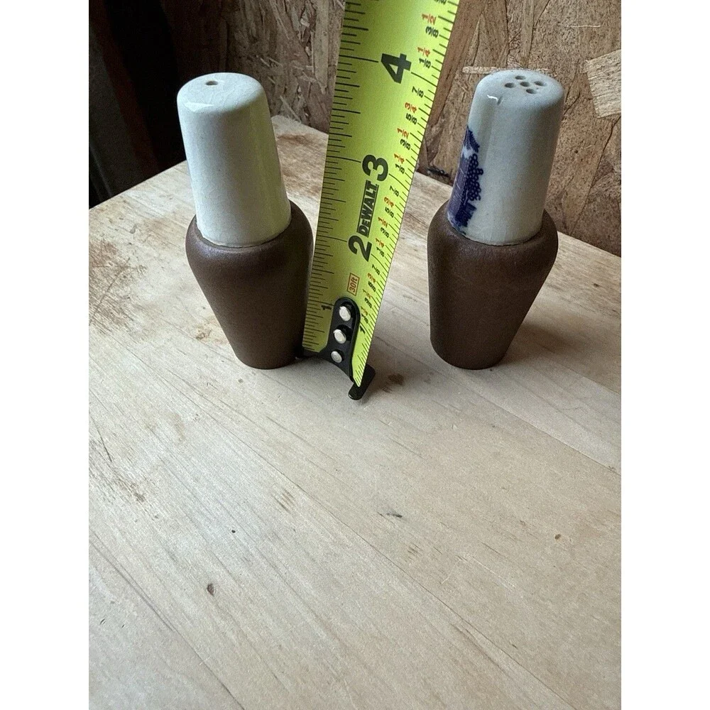 Vintage Mid Century Modern Blue Willow Salt & Pepper Shakers Japan Wood Ceramic